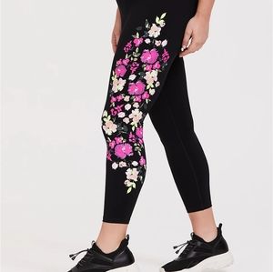 Torrid black floral wicking active leggings
